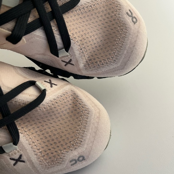 On Running Cloud X 3 fawn magnet Women's biege and Black Athletic Shoes - Picture 7 of 8